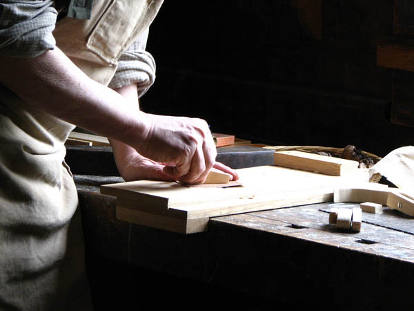 Nacemos de la influencia y formación  heredada en el sector de la <strong>carpintería de madera y ebanistería  en Pobla Tornesa (la).</strong>